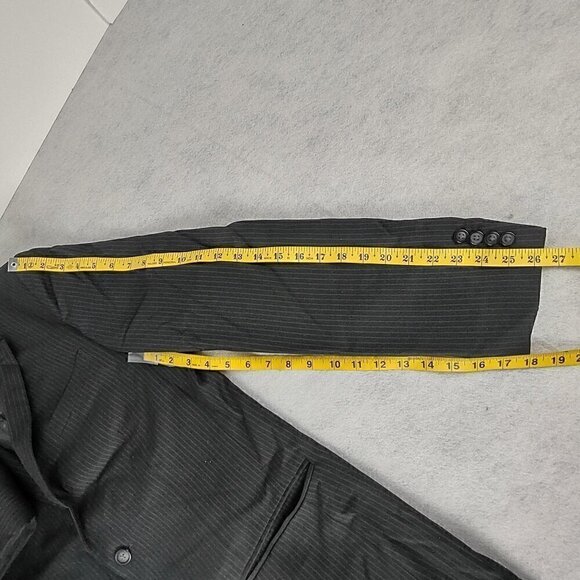 Perry Ellis Men's Two Button Pin Stripe Grey Suit Jacket Size 42R - Picture 9 of 13